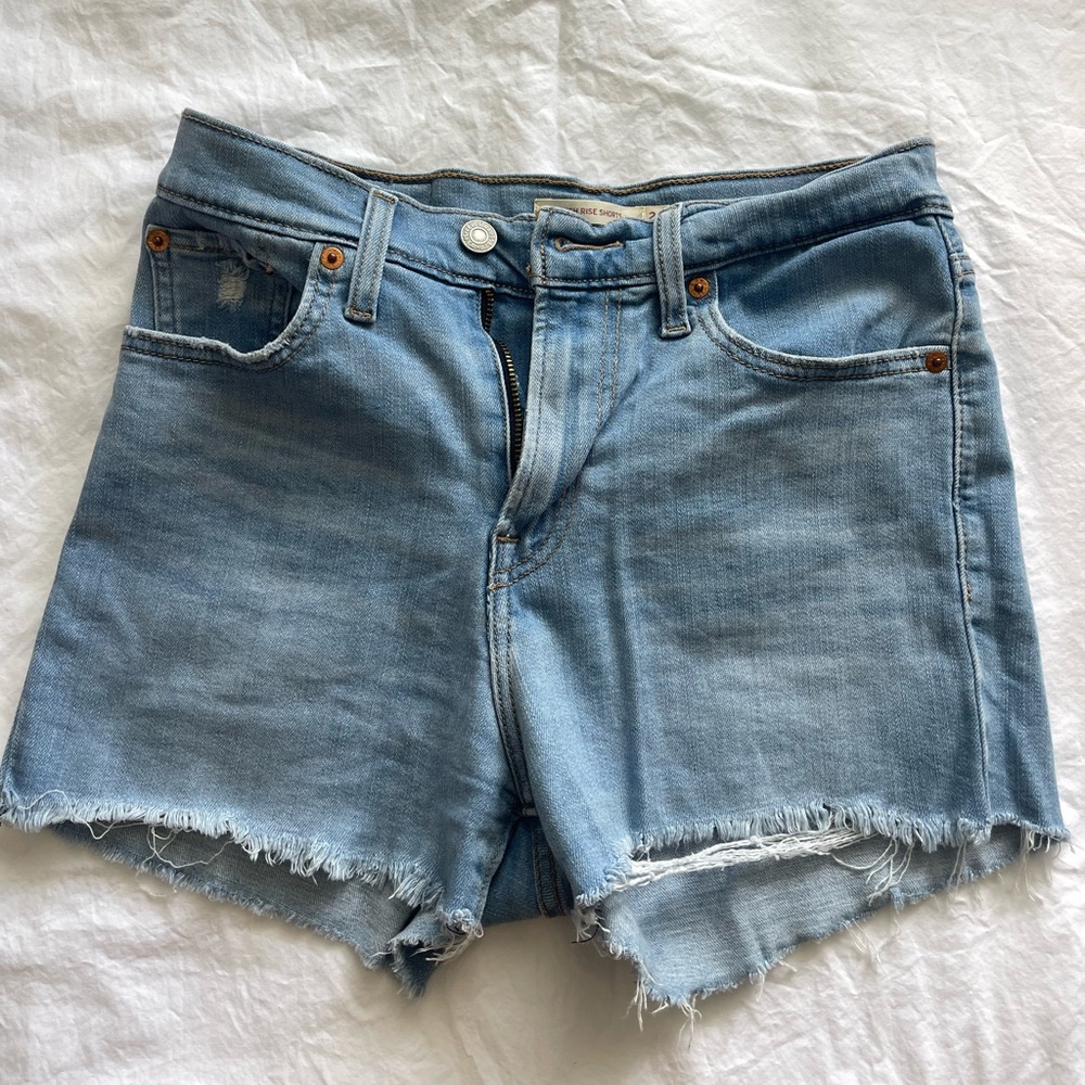Levi high rise shorts